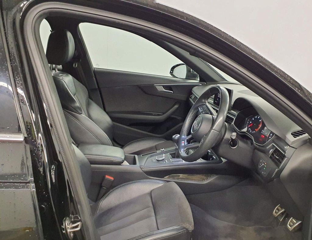 Used Audi A4 2017 for sale - 76986190: Photo 2