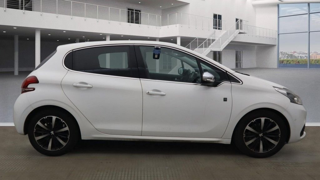 Used Peugeot 208 2019 for sale - 77464186: Photo 5