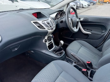 Used Ford Fiesta 2012 for sale - 76119180: Photo 2