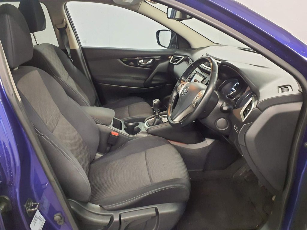 Used Nissan Qashqai 2015 for sale - 76985977: Photo 2