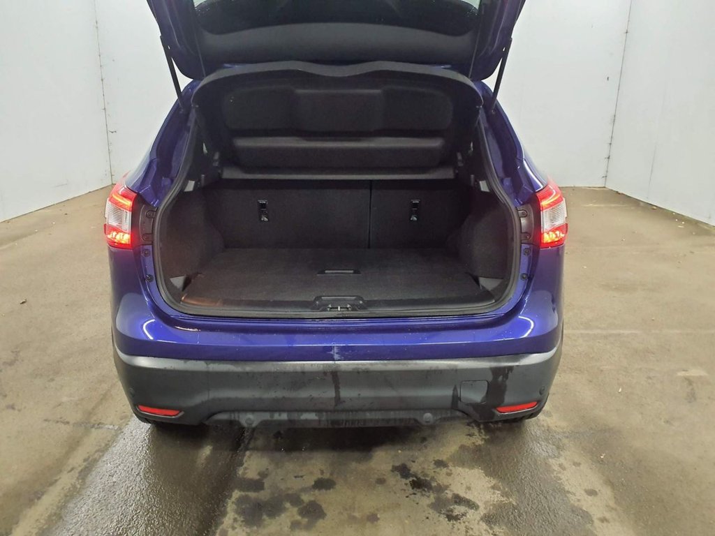 Used Nissan Qashqai 2015 for sale - 76985977: Photo 6