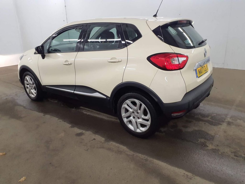 Used Renault Captur 2017 for sale - 76986182: Photo 5