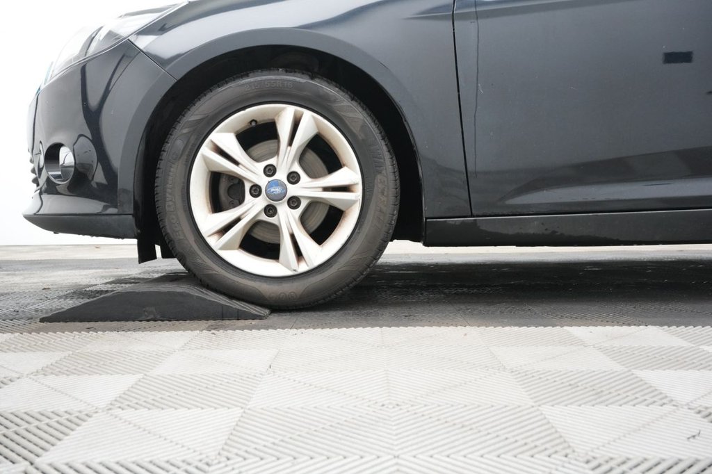 Used Ford Focus 2014 for sale - 76900732: Photo 3