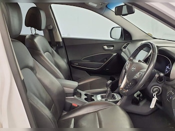 Used Hyundai Santa Fe 2016 for sale - 76203263: Photo 2