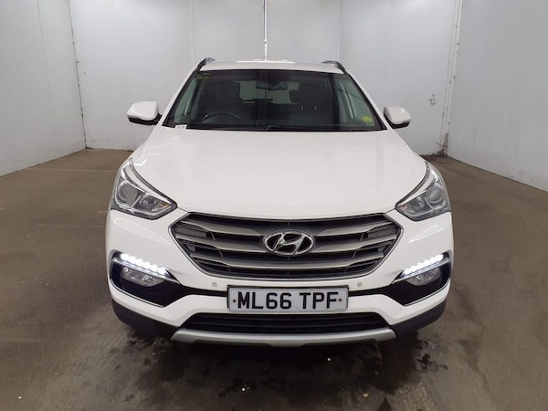 Used Hyundai Santa Fe 2016 for sale - 76203263: Photo 3