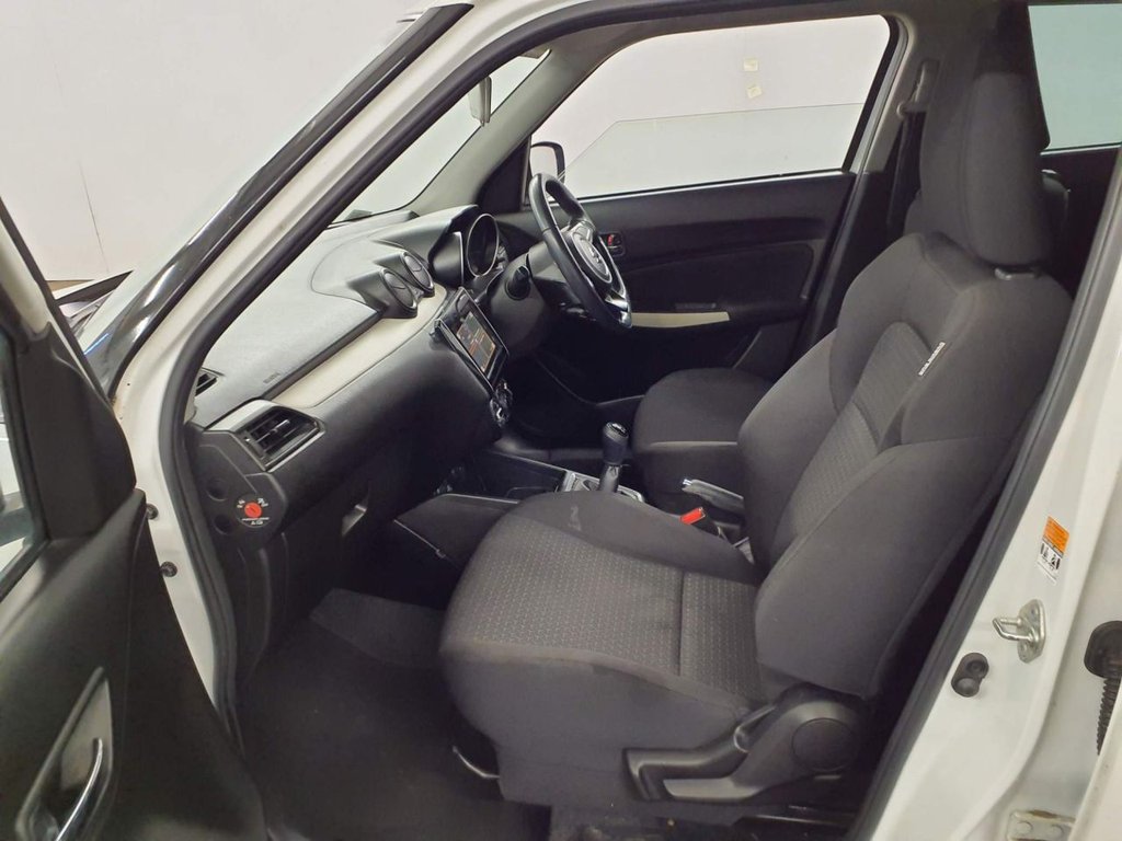 Used Suzuki Swift 2018 for sale - 77748833: Photo 10