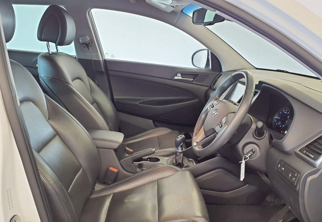 Used Hyundai TUCSON 2017 for sale - 77836071: Photo 2