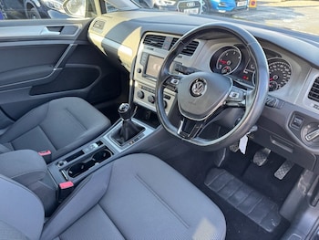Used Volkswagen Golf 2015 for sale - 77226627: Photo