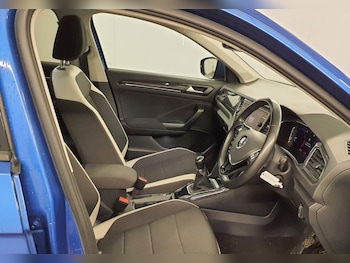 Used Volkswagen T-Roc 2018 for sale - 78372375: Photo