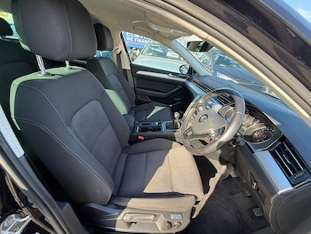 Used Volkswagen Passat 2019 for sale - 78487263: Photo