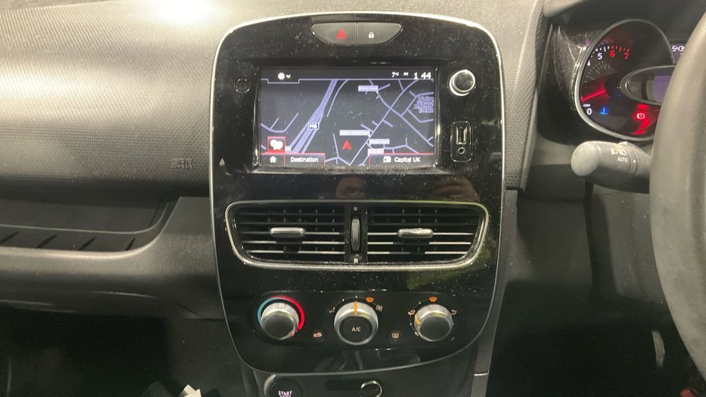 Used Renault Clio 2018 for sale - 77327967: Photo 9