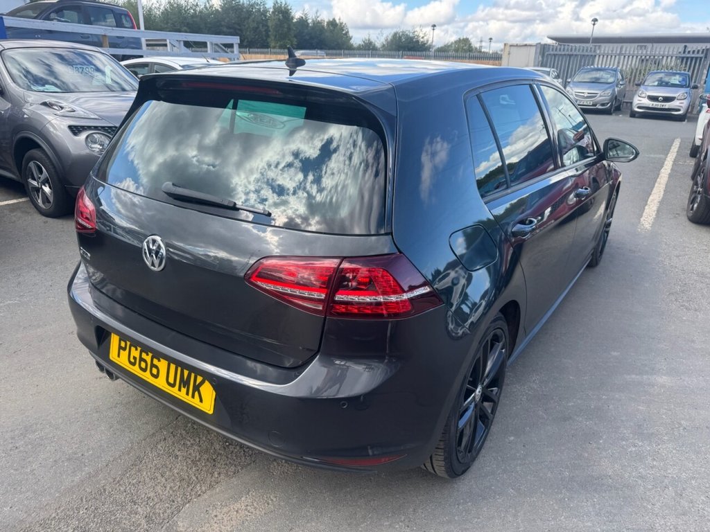 Used Volkswagen Golf 2017 for sale - 76883005: Photo 12