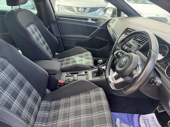 Used Volkswagen Golf 2017 for sale - 76883005: Photo