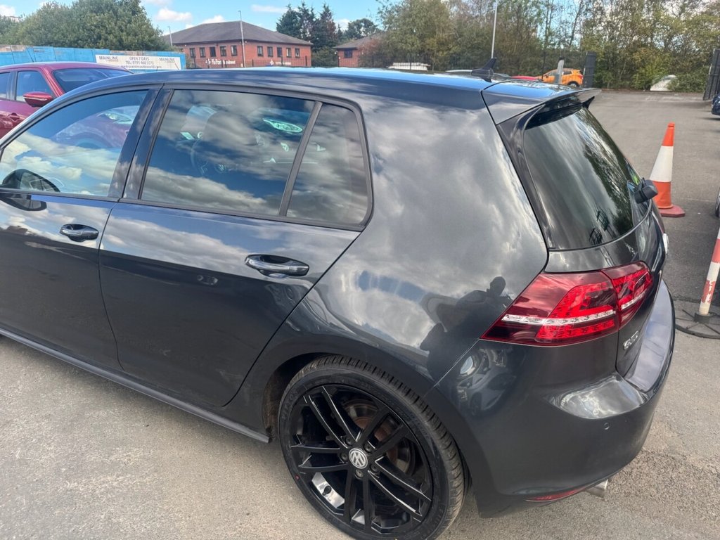 Used Volkswagen Golf 2017 for sale - 76883005: Photo 32