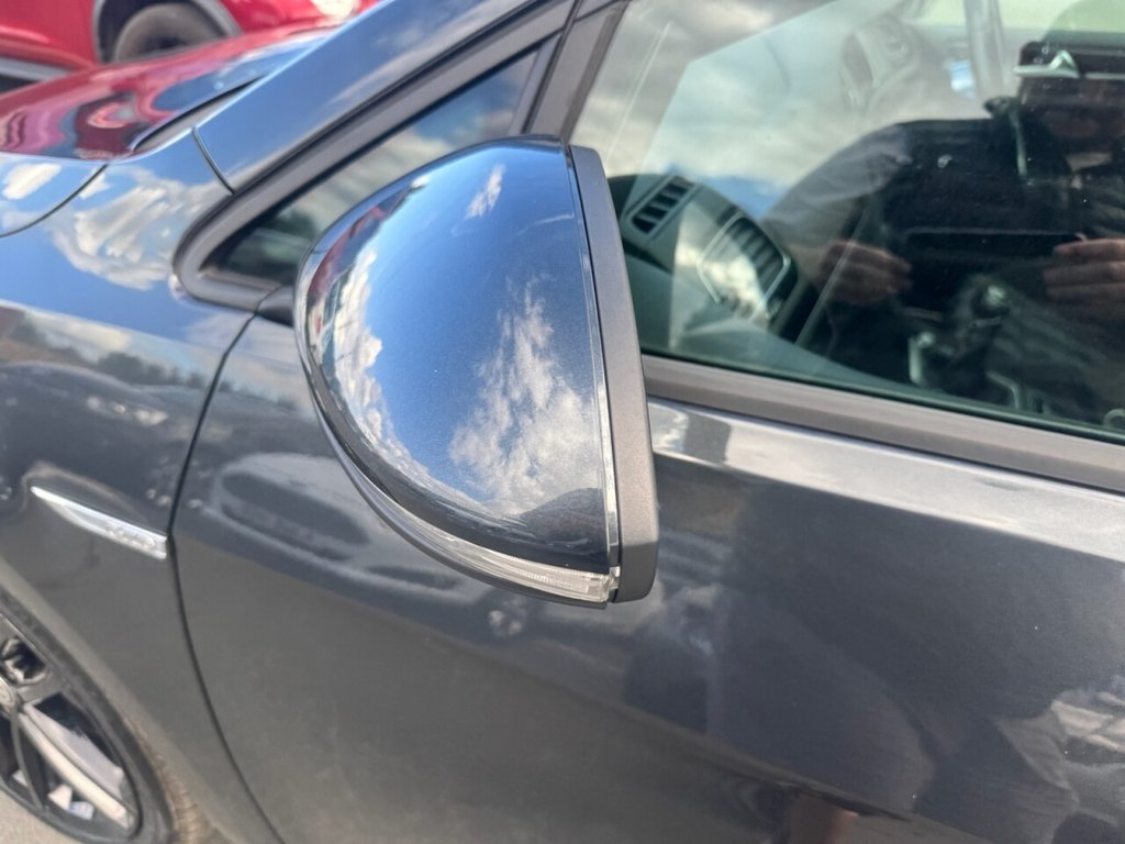 Used Volkswagen Golf 2017 for sale - 76883005: Photo 38