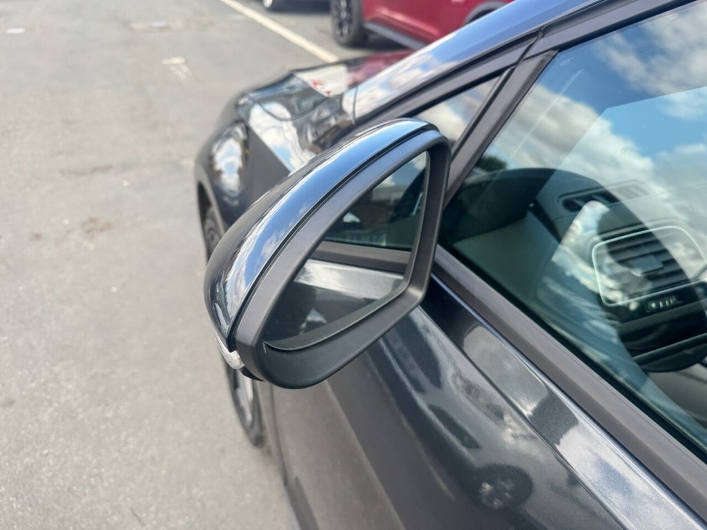 Used Volkswagen Golf 2017 for sale - 76883005: Photo 39