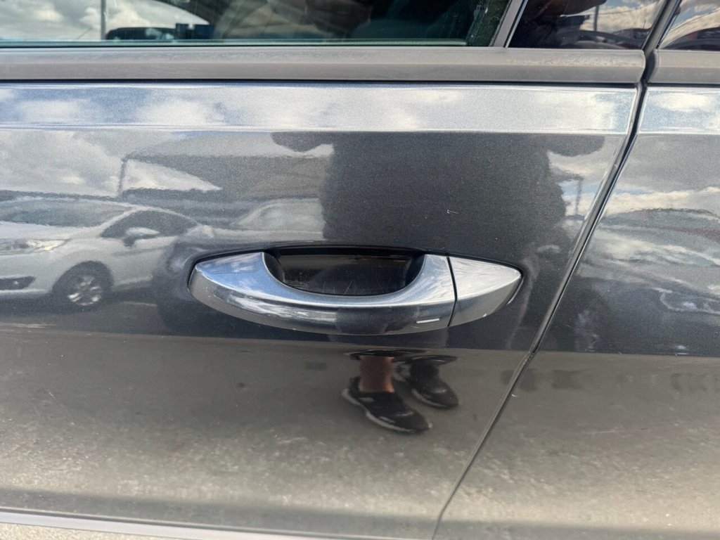 Used Volkswagen Golf 2017 for sale - 76883005: Photo 40