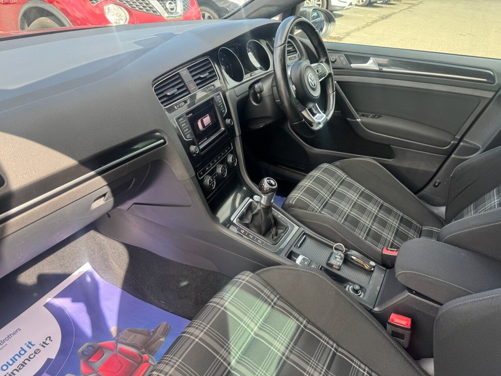 Used Volkswagen Golf 2017 for sale - 76883005: Photo 8