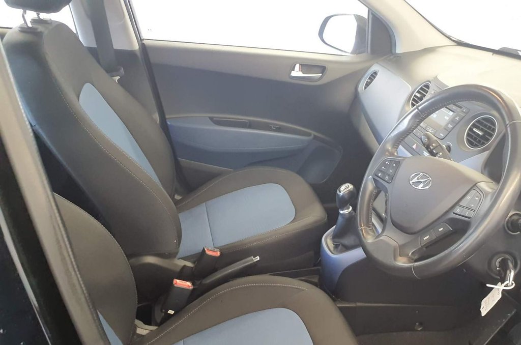 Used Hyundai i10 2015 for sale - 78181436: Photo 2