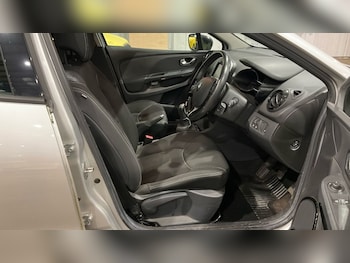 Used Renault Clio 2016 for sale - 77153632: Photo