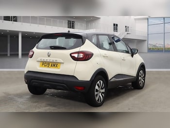 Used Renault Captur 2019 for sale - 77655209: Photo