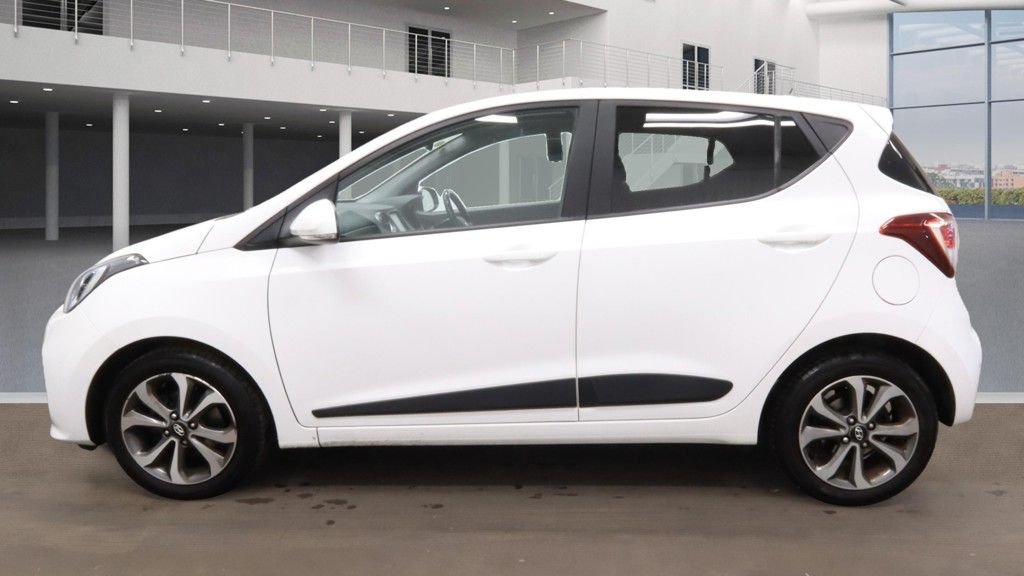 Used Hyundai i10 2018 for sale - 76510158: Photo 6