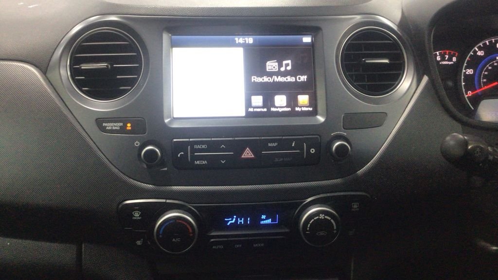 Used Hyundai i10 2018 for sale - 76510158: Photo 8