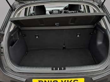 Used Kia Stonic 2019 for sale - 79654974: Photo