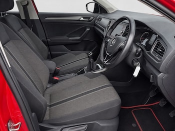 Used Volkswagen T-Roc 2018 for sale - 79141900: Photo