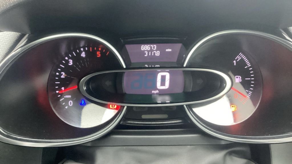 Used Renault Clio 2018 for sale - 77464208: Photo 9