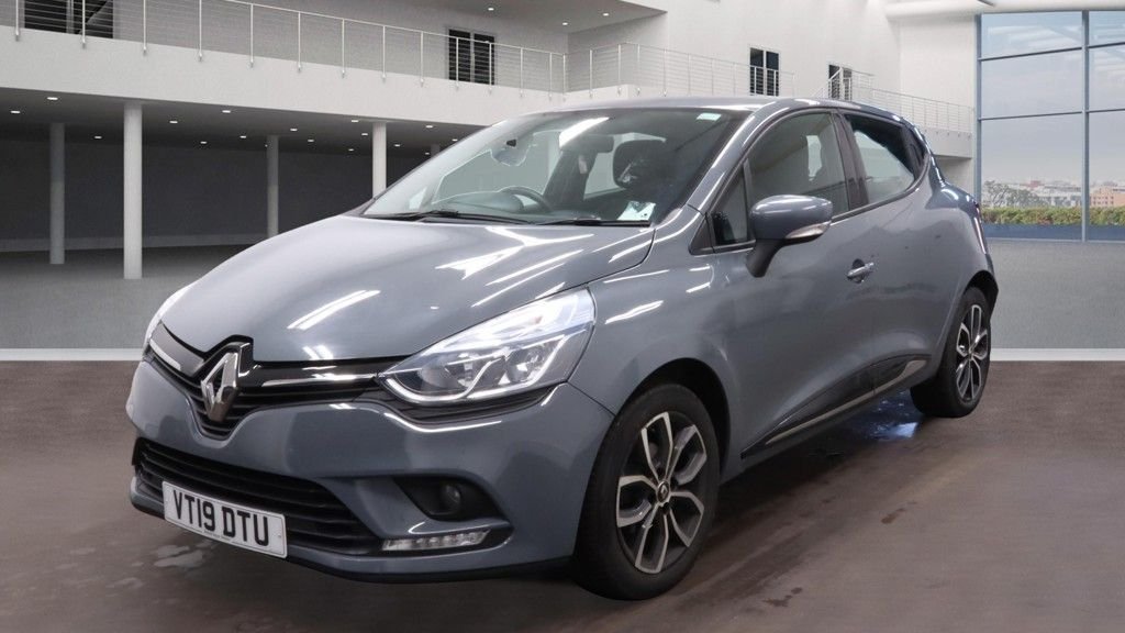 Used Renault Clio 2019 for sale - 76883544: Photo 2