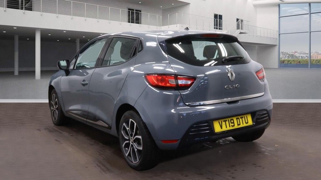 Used Renault Clio 2019 for sale - 76883544: Photo 3