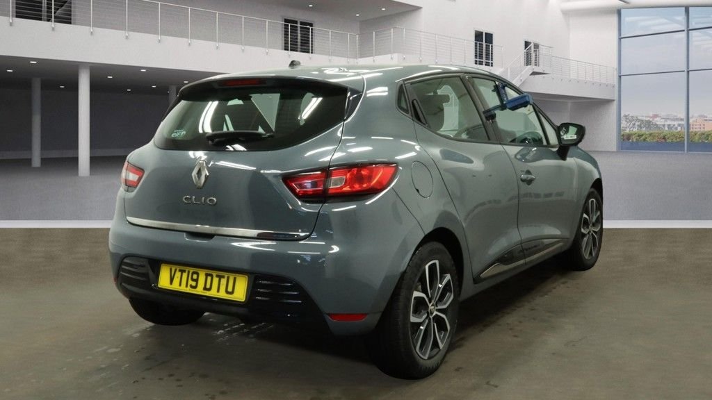 Used Renault Clio 2019 for sale - 76883544: Photo 4
