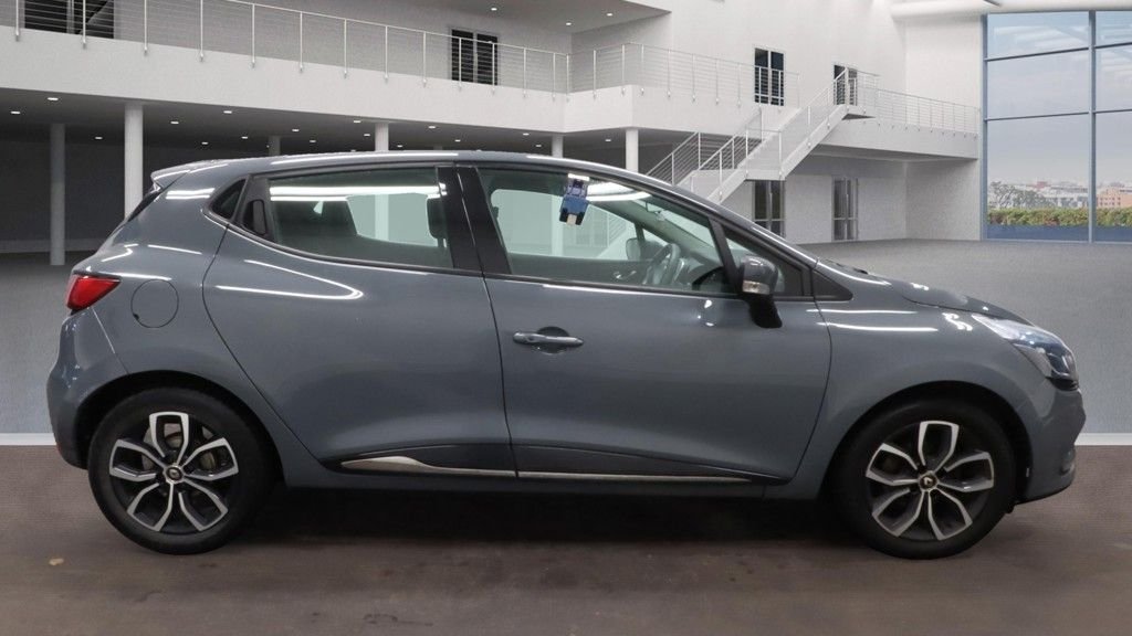 Used Renault Clio 2019 for sale - 76883544: Photo 5