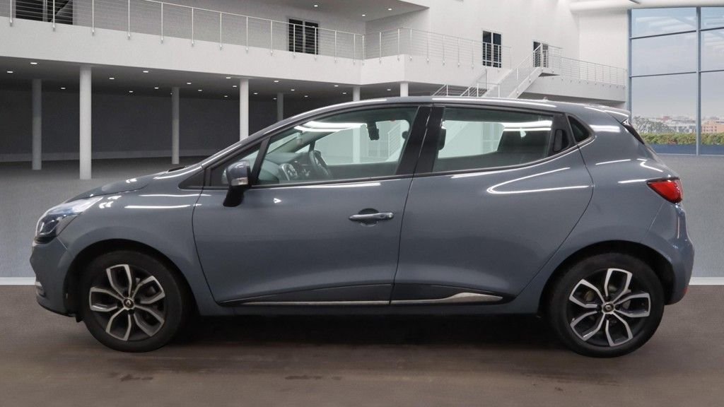 Used Renault Clio 2019 for sale - 76883544: Photo 6