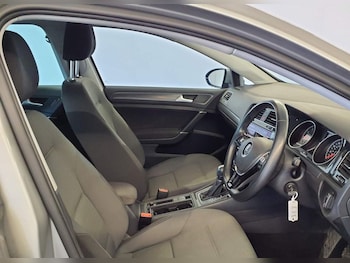 Used Volkswagen Golf 2019 for sale - 78850541: Photo