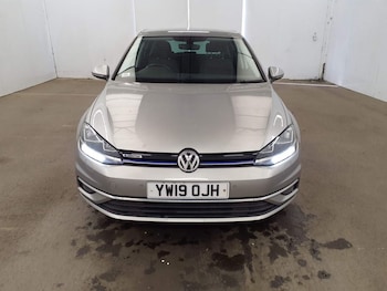 Used Volkswagen Golf 2019 for sale - 78850541: Photo