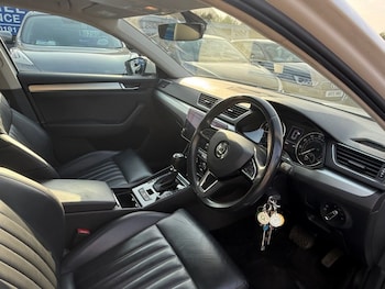 Used Skoda Superb 2019 for sale - 75527647: Photo