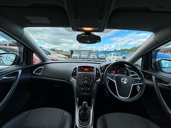 Used Vauxhall Astra 2013 for sale - 76009615: Photo
