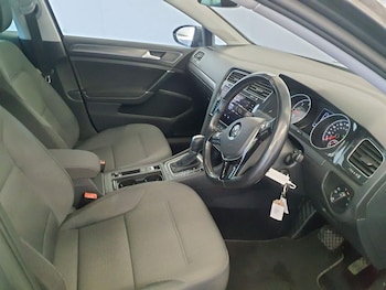 Used Volkswagen Golf 2019 for sale - 78534103: Photo