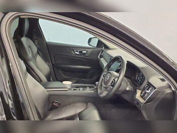Used Volvo V60 2019 for sale - 77765109: Photo