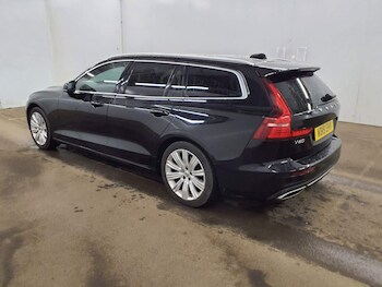 Used Volvo V60 2019 for sale - 77765109: Photo