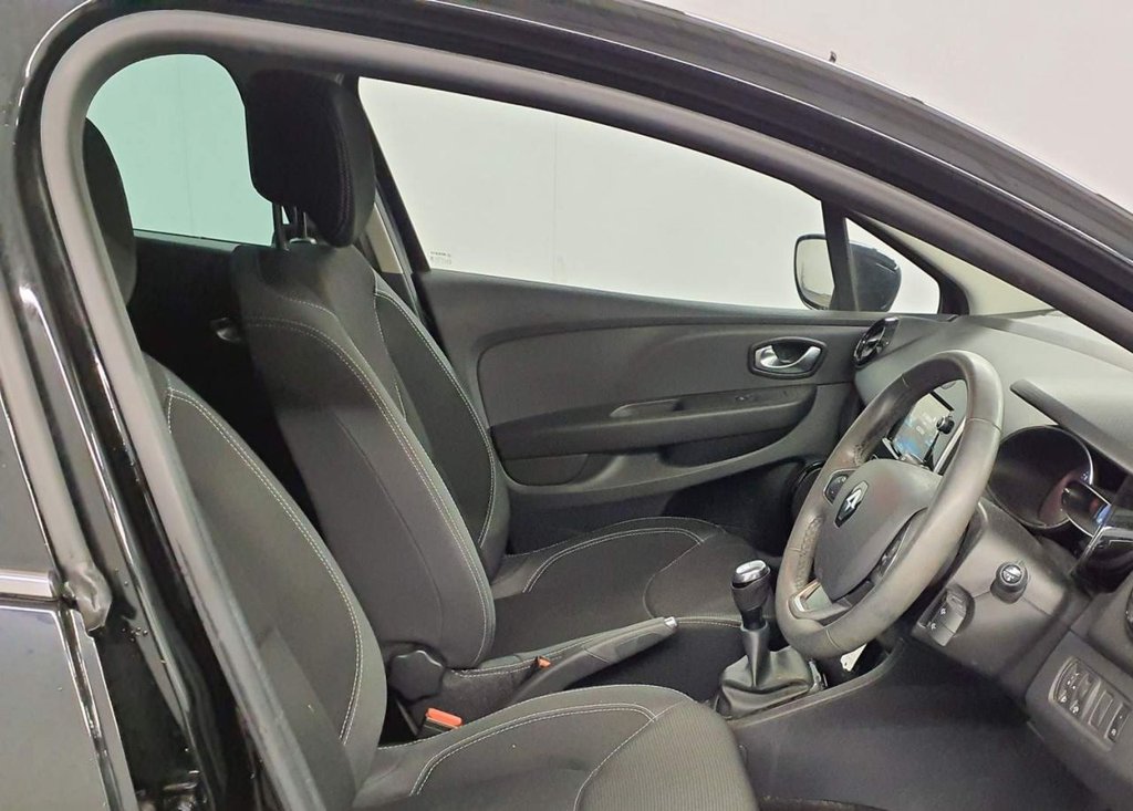Used Renault Clio 2018 for sale - 77408025: Photo 2