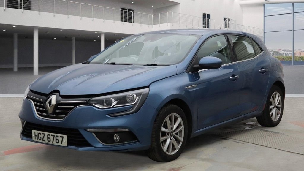 Used Renault Megane 2017 for sale - 77384505: Photo 2