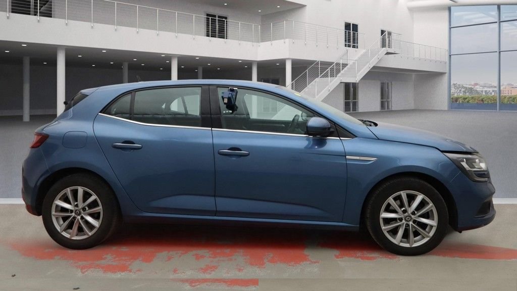 Used Renault Megane 2017 for sale - 77384505: Photo 5