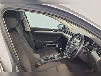 Used Volkswagen Passat 2017 for sale - 77905307: Photo