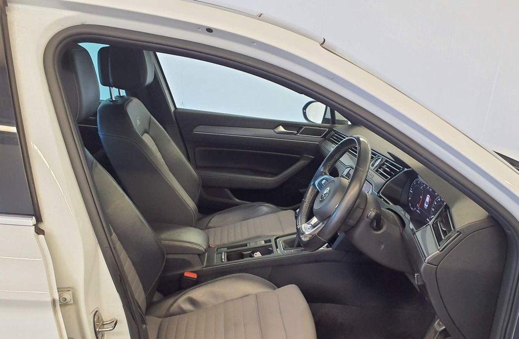 Used Volkswagen Passat 2017 for sale - 78181597: Photo 2