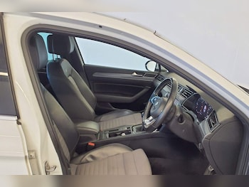 Used Volkswagen Passat 2017 for sale - 78181597: Photo