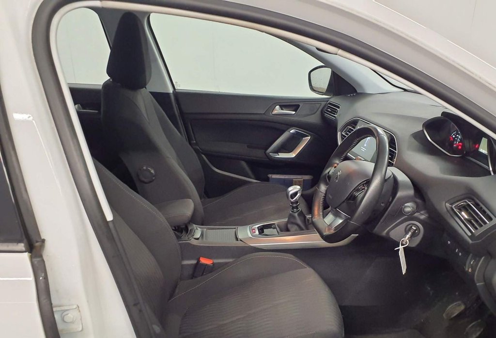 Used Peugeot 308 2016 for sale - 77765060: Photo 2