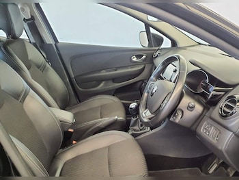 Used Renault Clio 2017 for sale - 76118833: Photo 2